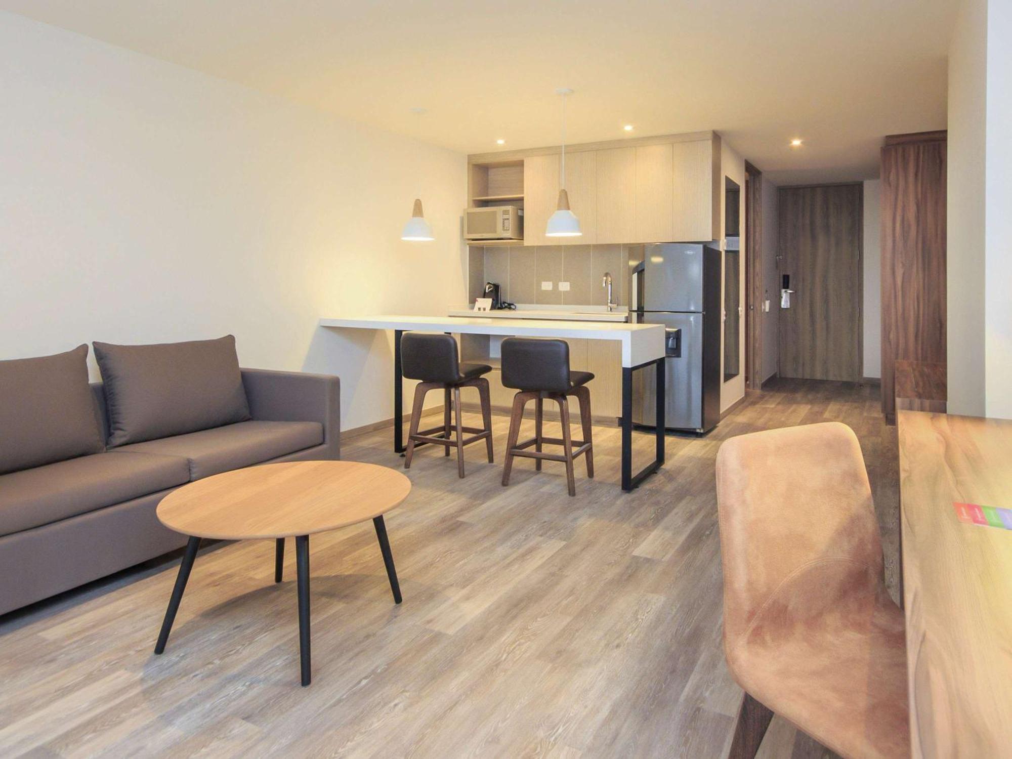 Novotel Medellin El Tesoro Exteriér fotografie A typical apartment at the University of New South Wales